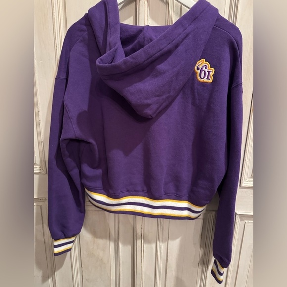 WEAR- Minnesota Vikings Erin Andrews size small - crop - Picture 7 of 8